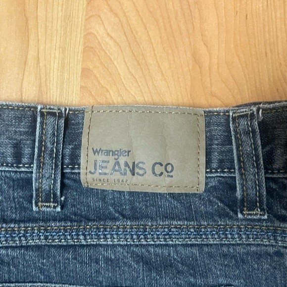 Wrangler 40 X 32 Relaxed Boot Cut Men’s Jeans - Picture 3 of 10